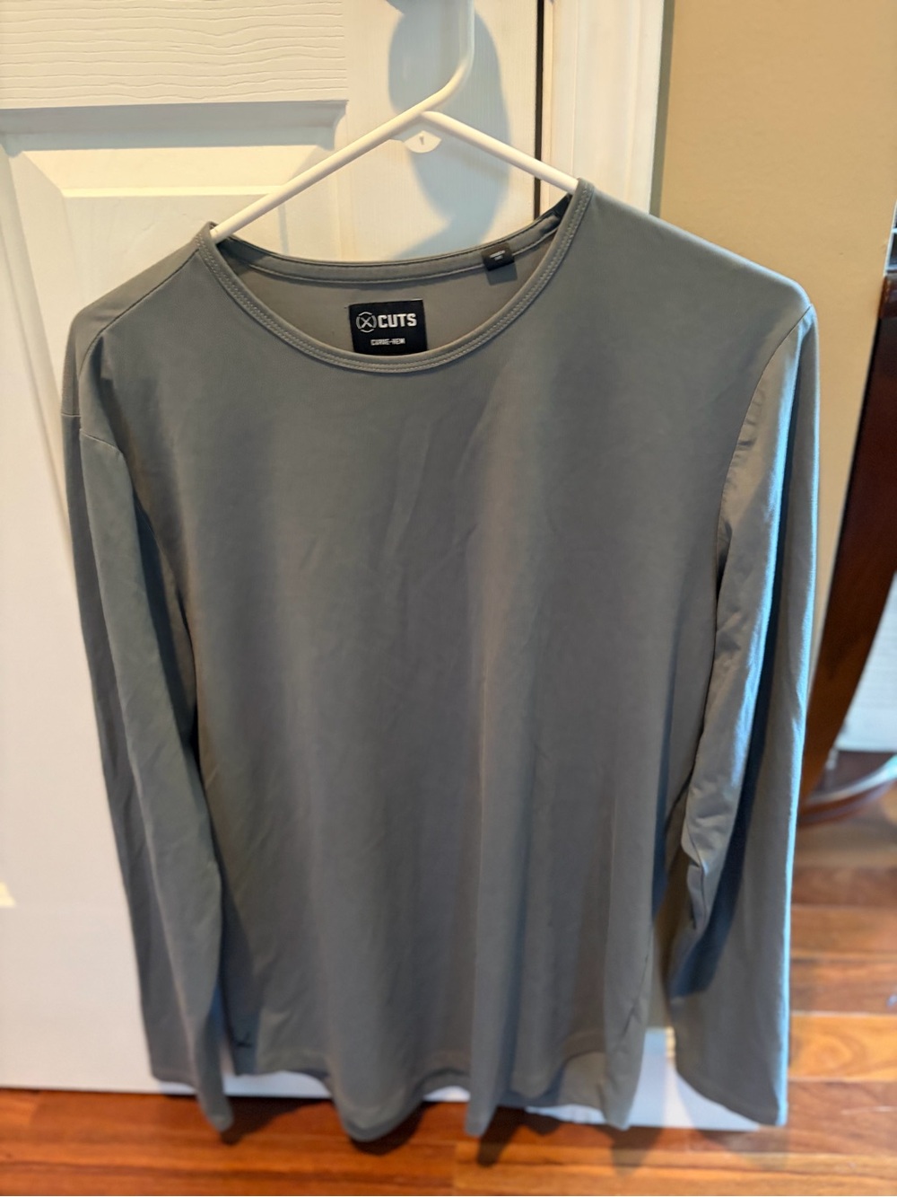 Cuts Clothing Men's AO Long Sleeve curved hem Tee- Sage color